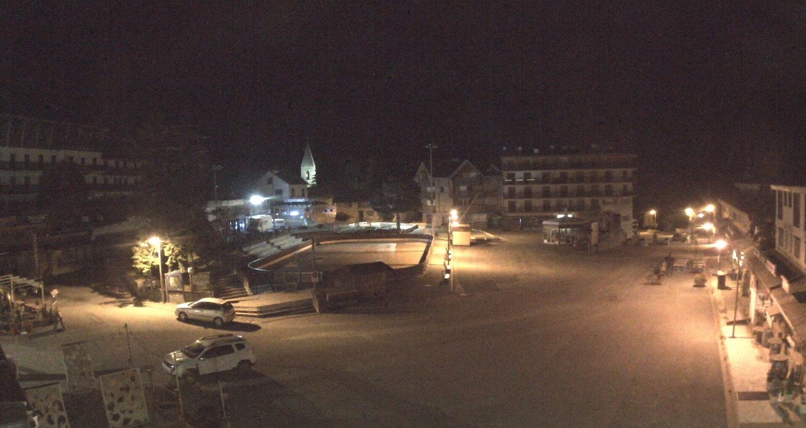 Auron webcam — Village