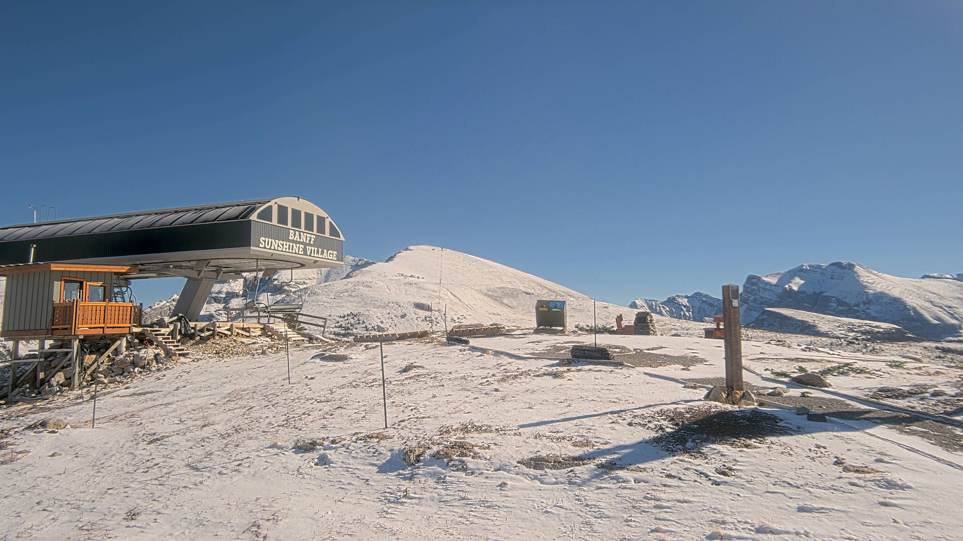 Banff Sunshine Village webcam — Standish Express Unload